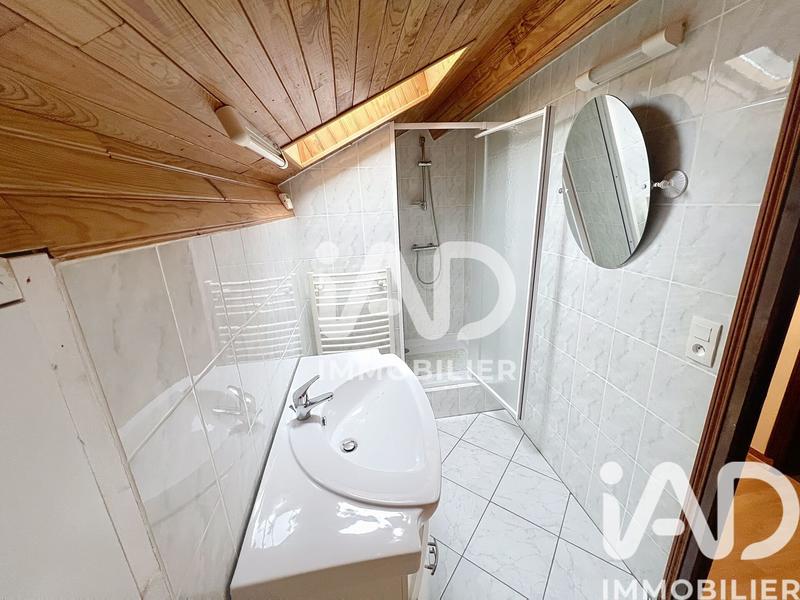 Maison - 277 m² - 10 pièces