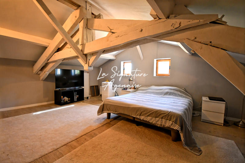 Maison - 230 m² - 5 pièces