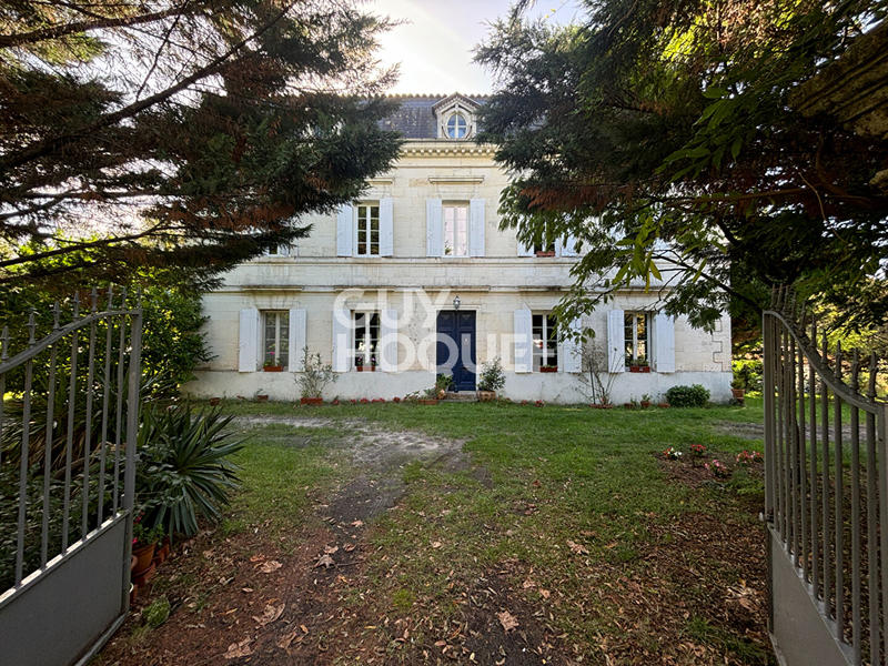 Maison - 506 m² - 12 pièces