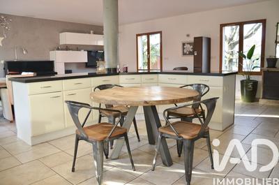 Maison - 161 m² - 7 pièces