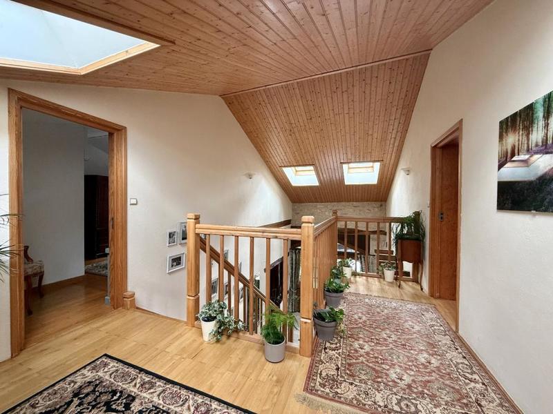 Maison - 214 m² - 8 pièces