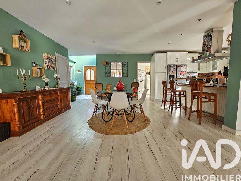 Maison - 255 m² - 9 pièces