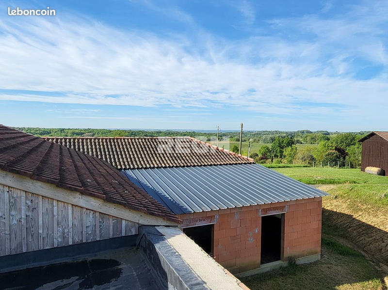 Maison - 260 m² - 1 pièce