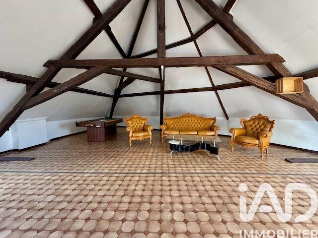 Maison - 208 m² - 6 pièces