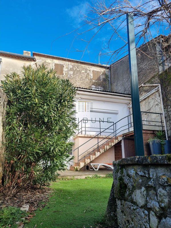 Maison - 292 m² - 10 pièces