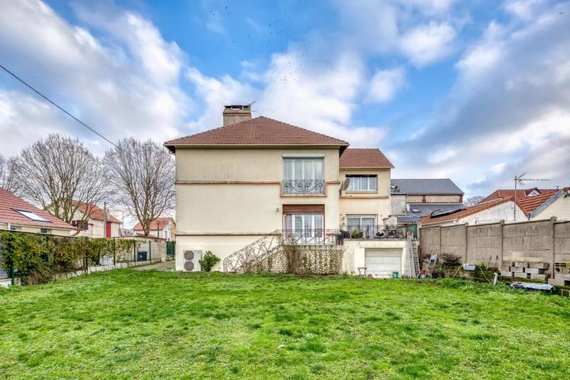 Maison - 225 m² - 10 pièces