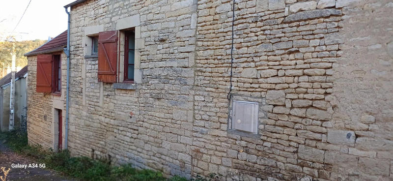 Maison traditionnelle - 82 m² - 4 pièces