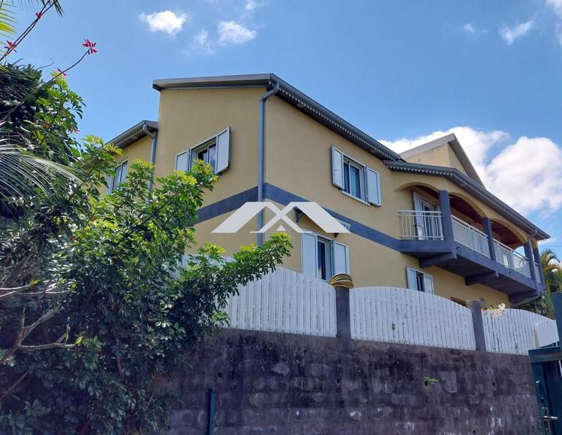 Maison - 170 m² - 6 pièces