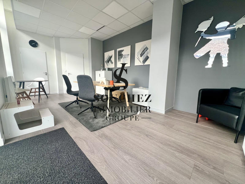 Bureau - 187 m² - 6 pièces