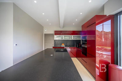 Villa - 265 m² - 7 pièces