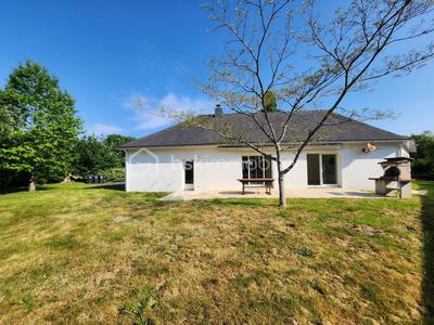 Maison traditionnelle - 155 m² - 7 pièces