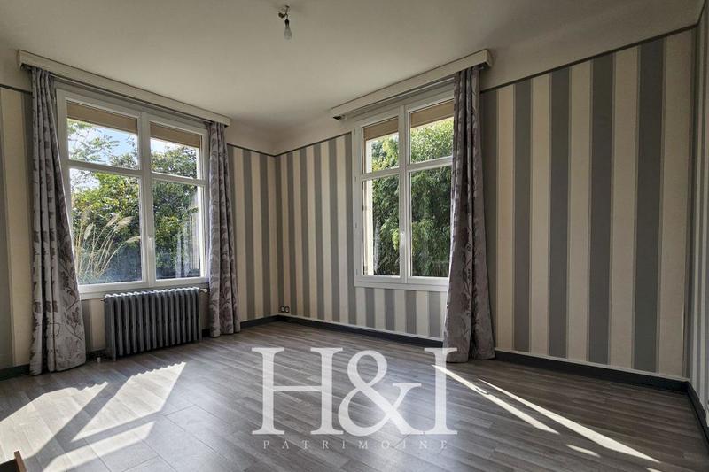 Propriété - 180 m² - 7 pièces