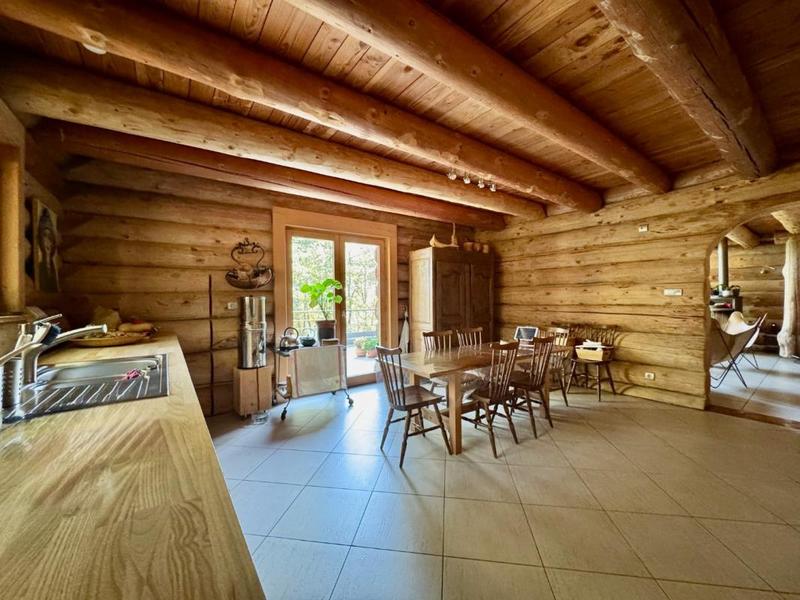 Propriété - 260 m² - 9 pièces