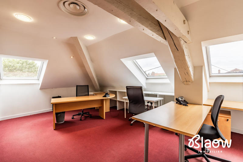 Maison - 345 m² - 18 pièces