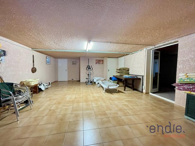 Maison - 179 m² - 6 pièces