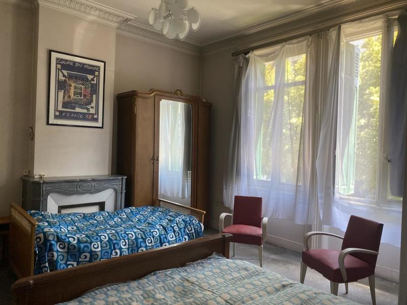 Maison - 232 m² - 8 pièces