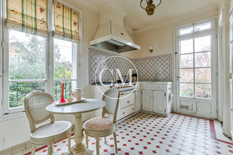 Maison - 205 m² - 6 pièces