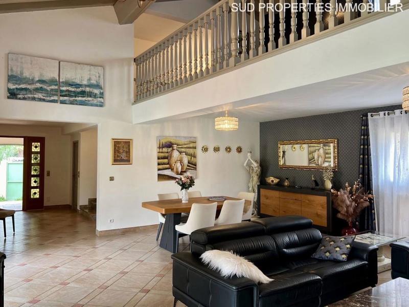 Propriété - 297 m² - 7 pièces