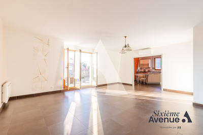 Appartement - 95 m² - 5 pièces