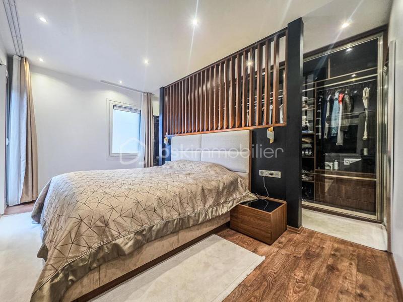 Maison d'architecte - 225 m² - 7 pièces