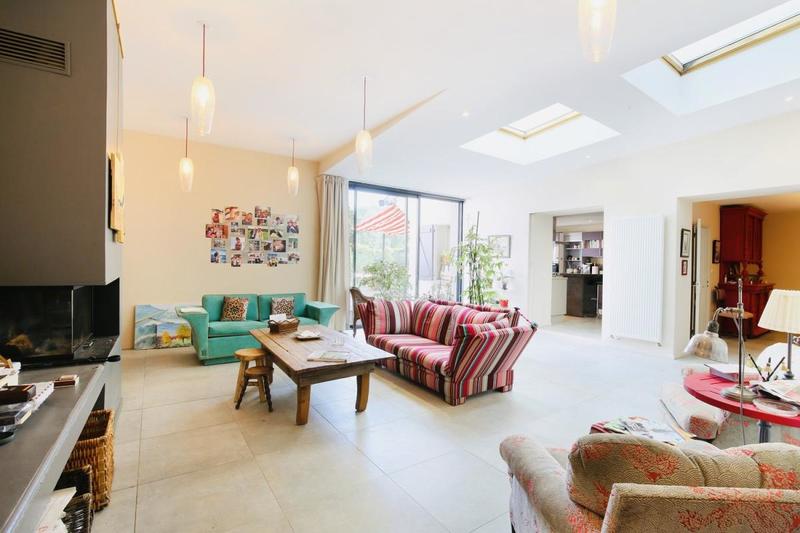 Maison - 310 m² - 6 pièces