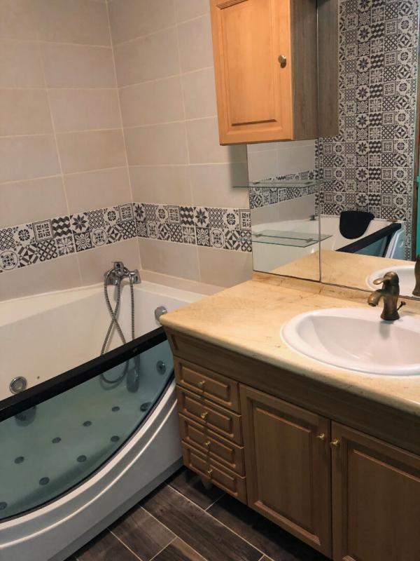 Maison - 409 m² - 13 pièces