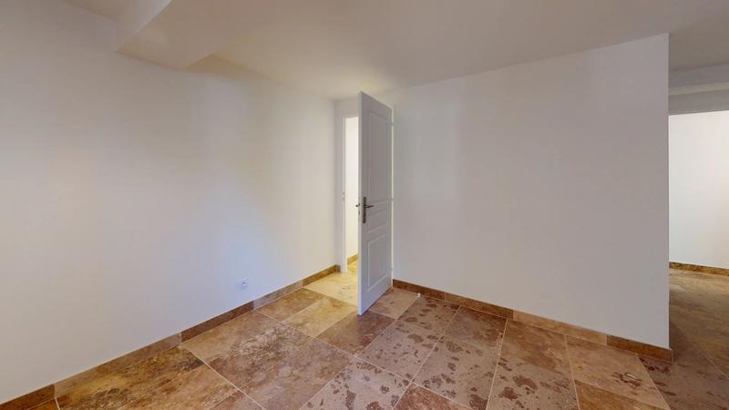 Appartement - 90 m² - 3 pièces