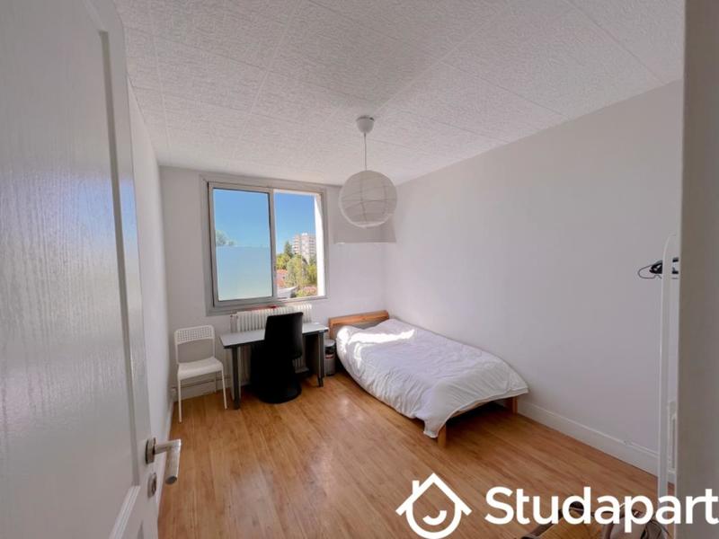 Chambre - 12 m² - 1 pièce