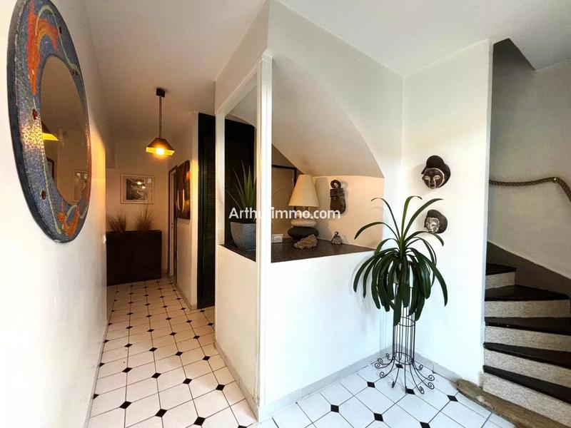 Maison - 180 m² - 6 pièces