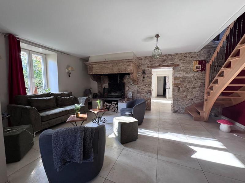 Maison - 220 m² - 6 pièces