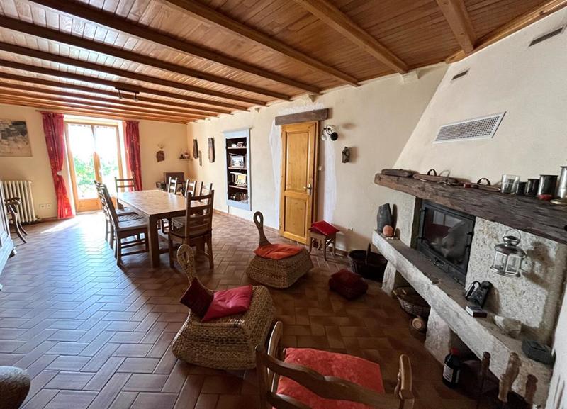 Maison de village - 234 m² - 12 pièces
