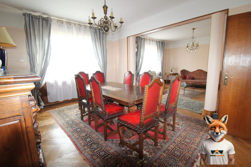 Maison - 246 m² - 9 pièces