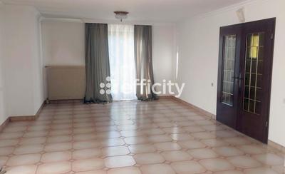 Maison - 190 m² - 5 pièces