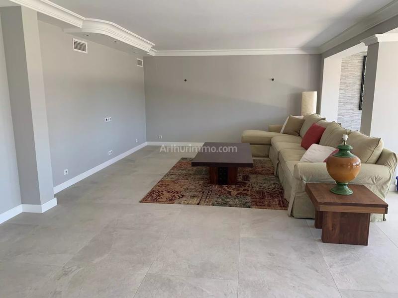 Maison - 320 m² - 7 pièces