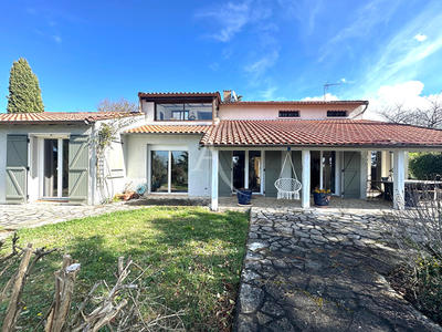 Maison - 194 m² - 5 pièces