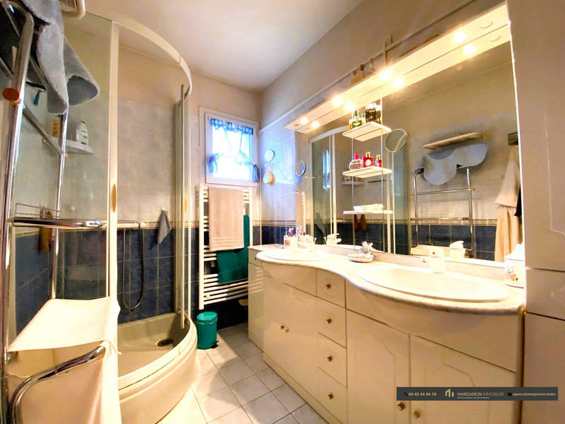 Villa - 180 m² - 5 pièces