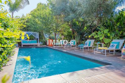 Demeure - 373 m² - 9 pièces