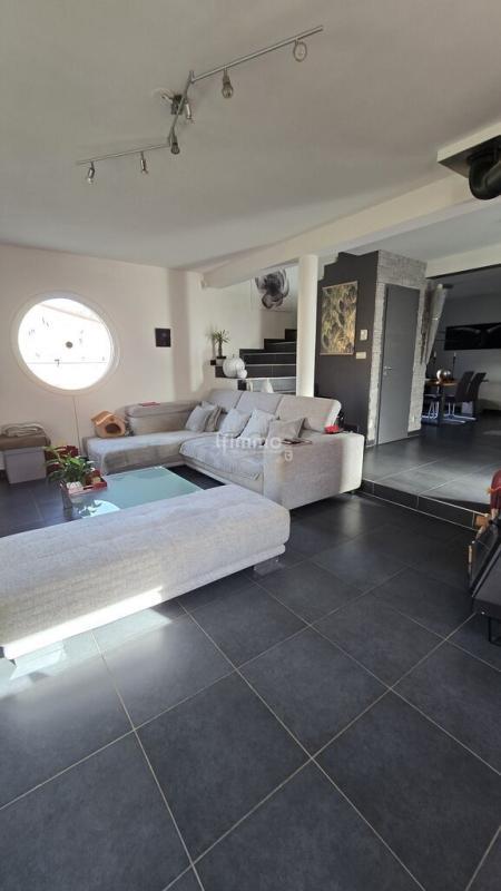 Maison - 102 m² - 4 pièces