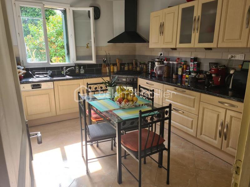 Maison - 151 m² - 8 pièces