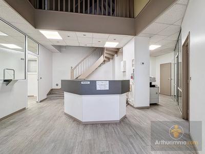 Bureau - 331 m² - 9 pièces