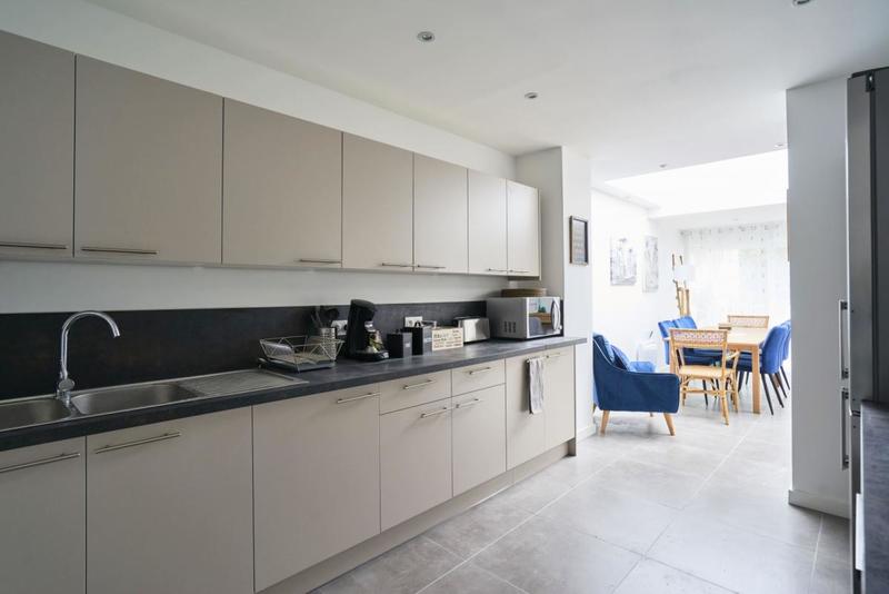 Maison - 137 m² - 8 pièces