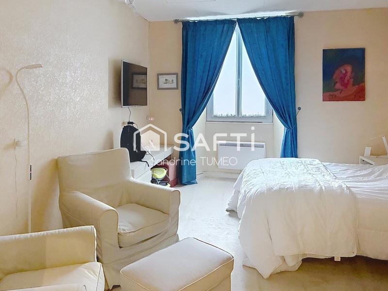 Maison - 334 m² - 11 pièces