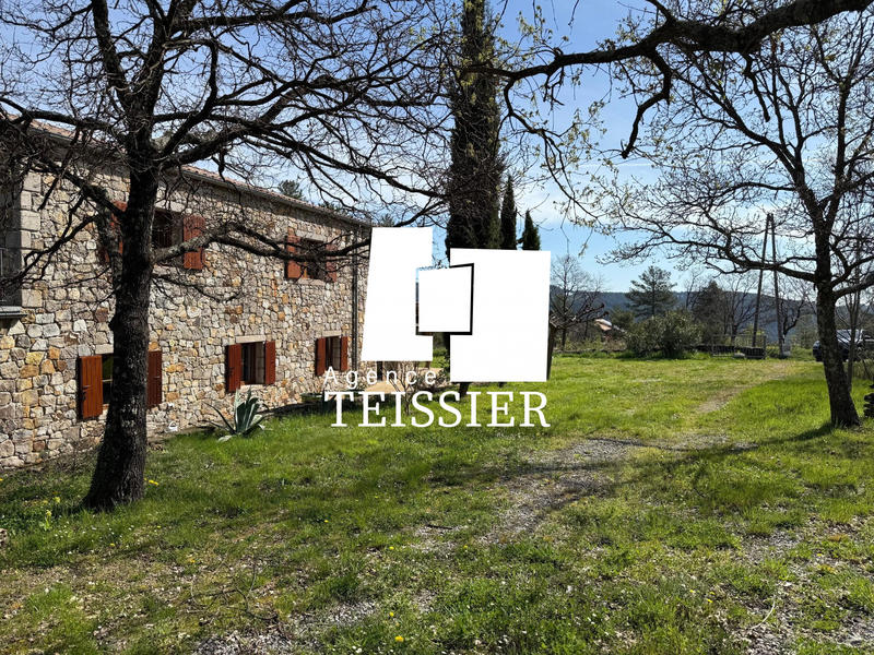 Maison - 217 m² - 9 pièces