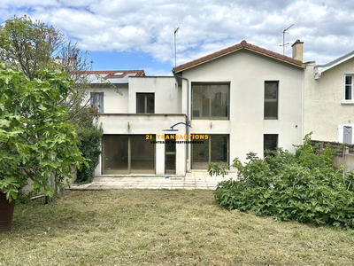 Maison - 142 m² - 6 pièces