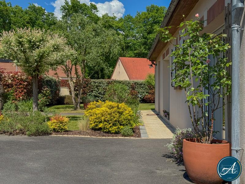 Maison traditionnelle - 140 m² - 6 pièces