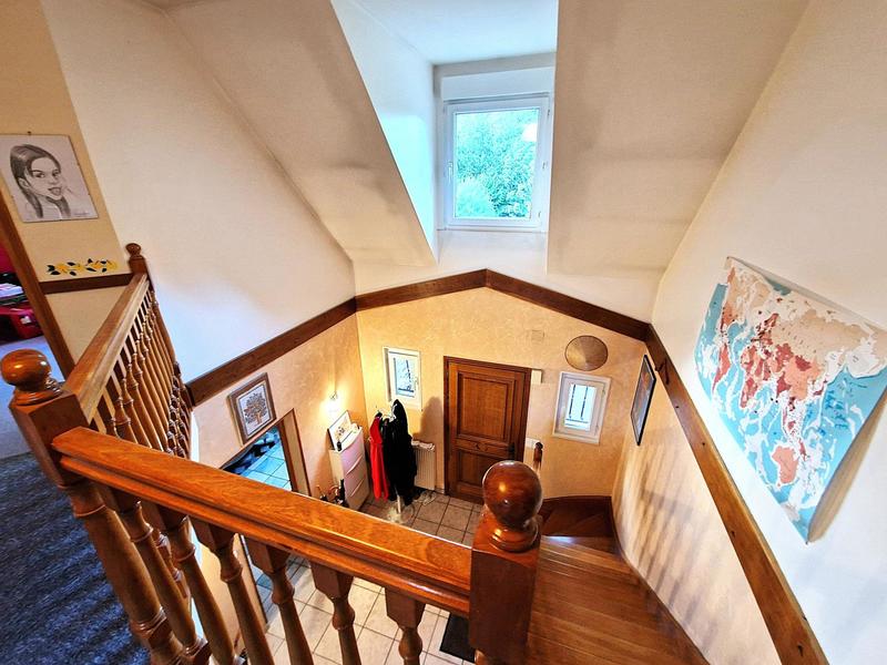 Maison - 180 m² - 7 pièces