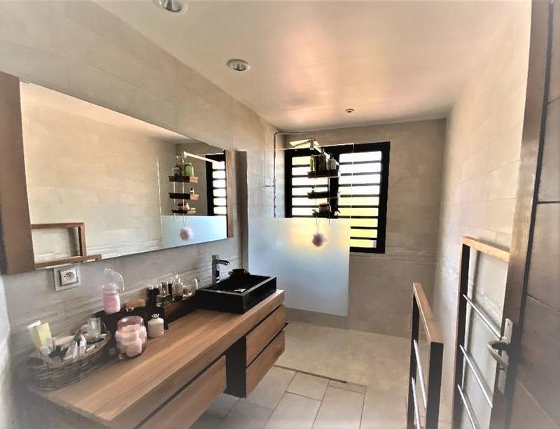 Villa - 313 m² - 12 pièces