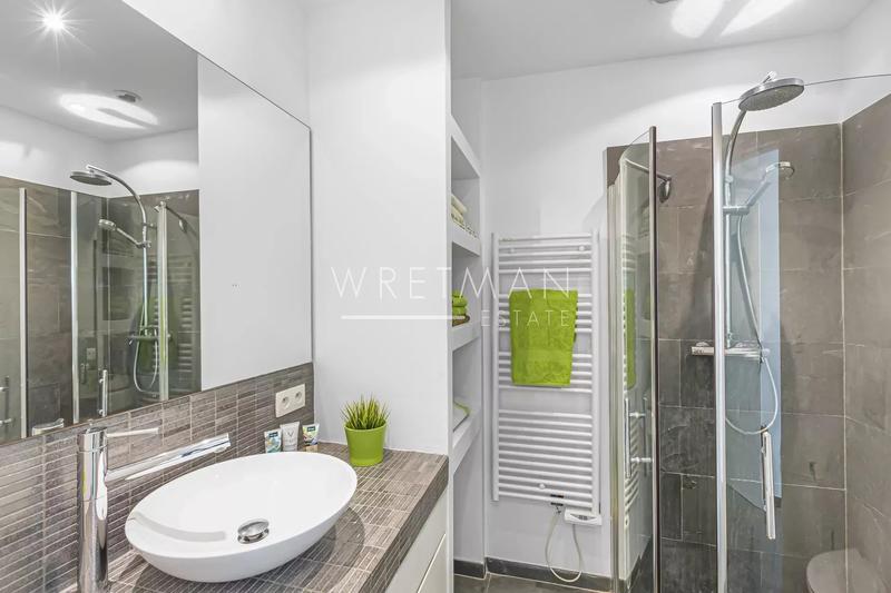 Villa - 204 m² - 6 pièces