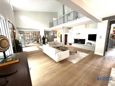 Villa - 348 m² - 6 pièces