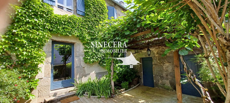 Maison - 240 m² - 7 pièces